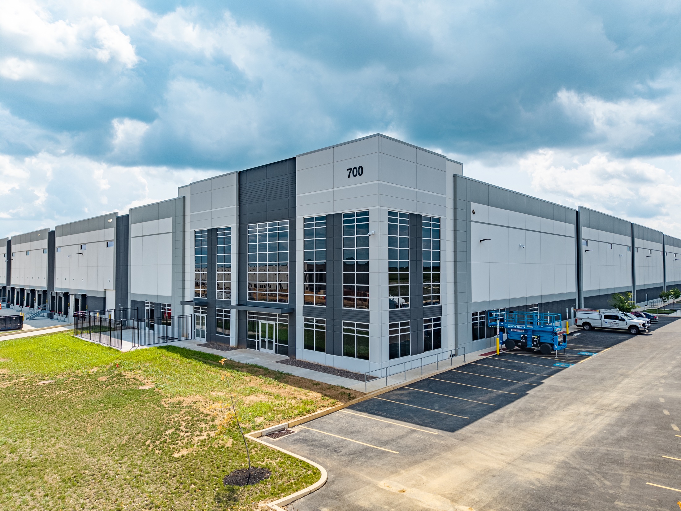 DHL Building 2 exterior at 700 Killinger Road